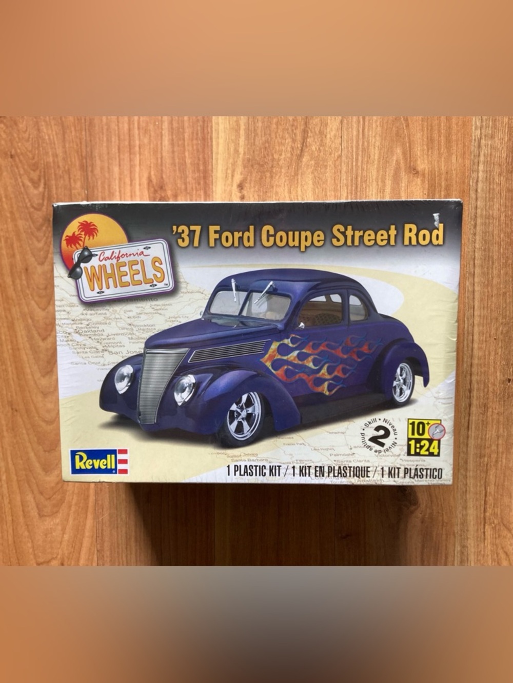 NIB REVELL 1/24 SCALE '37 FORD COUPE STREET ROD PLASTIC MODEL KIT #85-4097